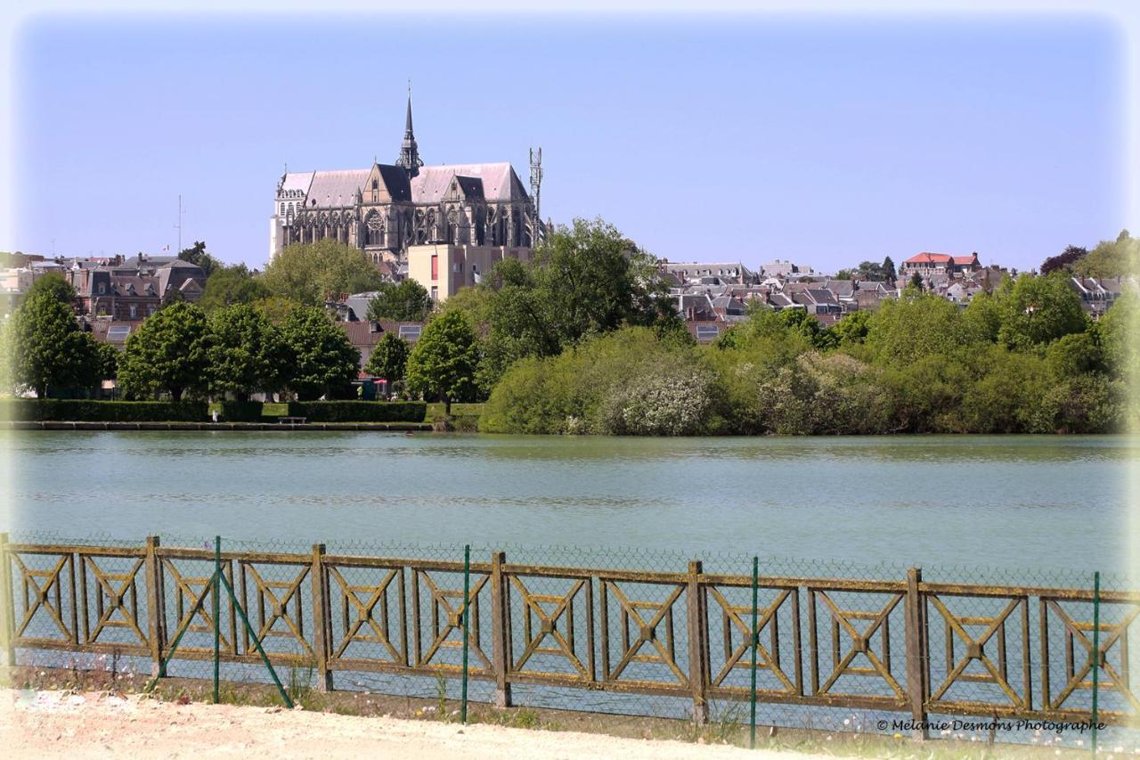 Comme A La Maison - Basilique Saint-Quentin  Eksteriør bilde