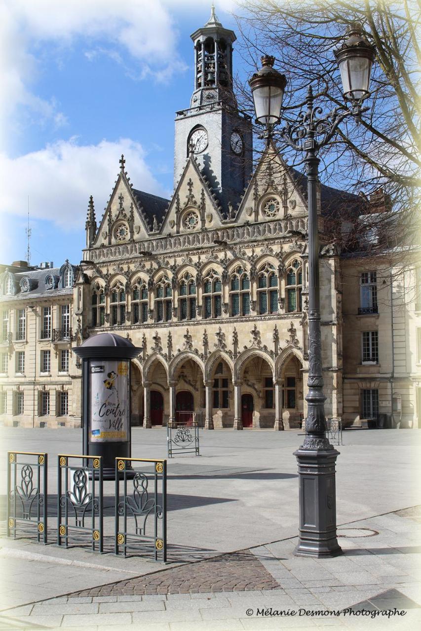 Comme A La Maison - Basilique Saint-Quentin  Eksteriør bilde