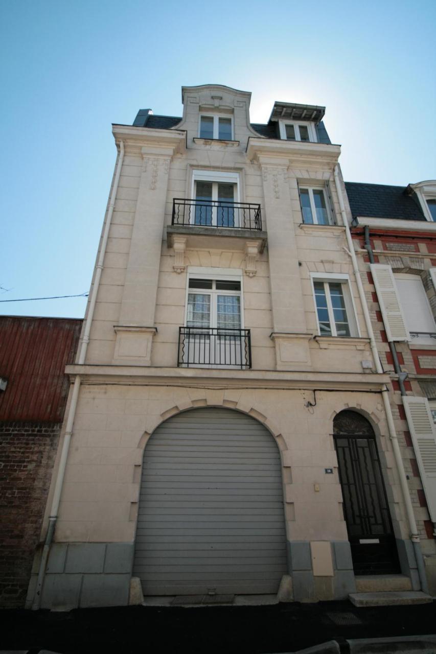 Comme A La Maison - Basilique Saint-Quentin  Eksteriør bilde